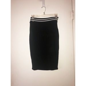 BLACK PENCIL SKIRT 💓